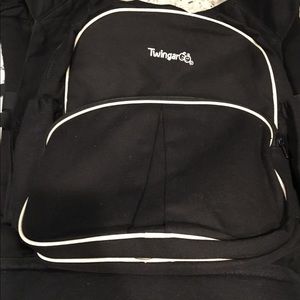 Twingaroo Infant Carrier / Backpack